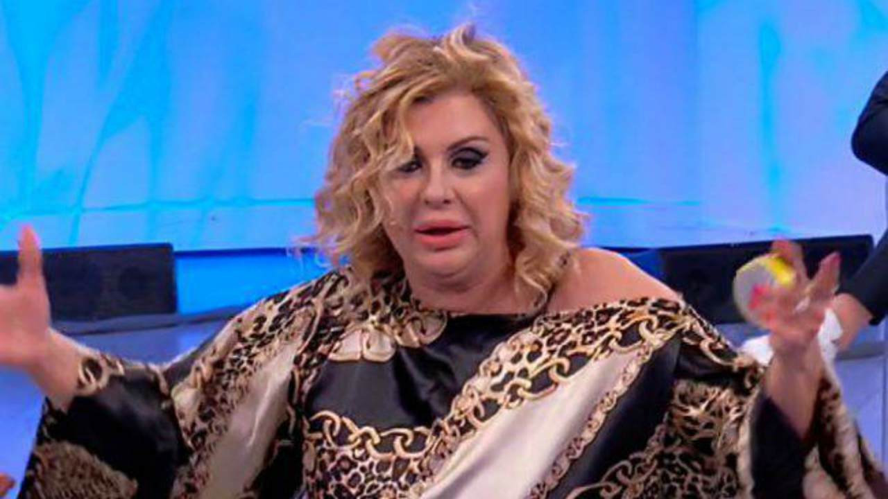 Uomini e Donne, Maurizio Costanzo sulla Cipollari: "Il fare piccato e critico di Tina...."