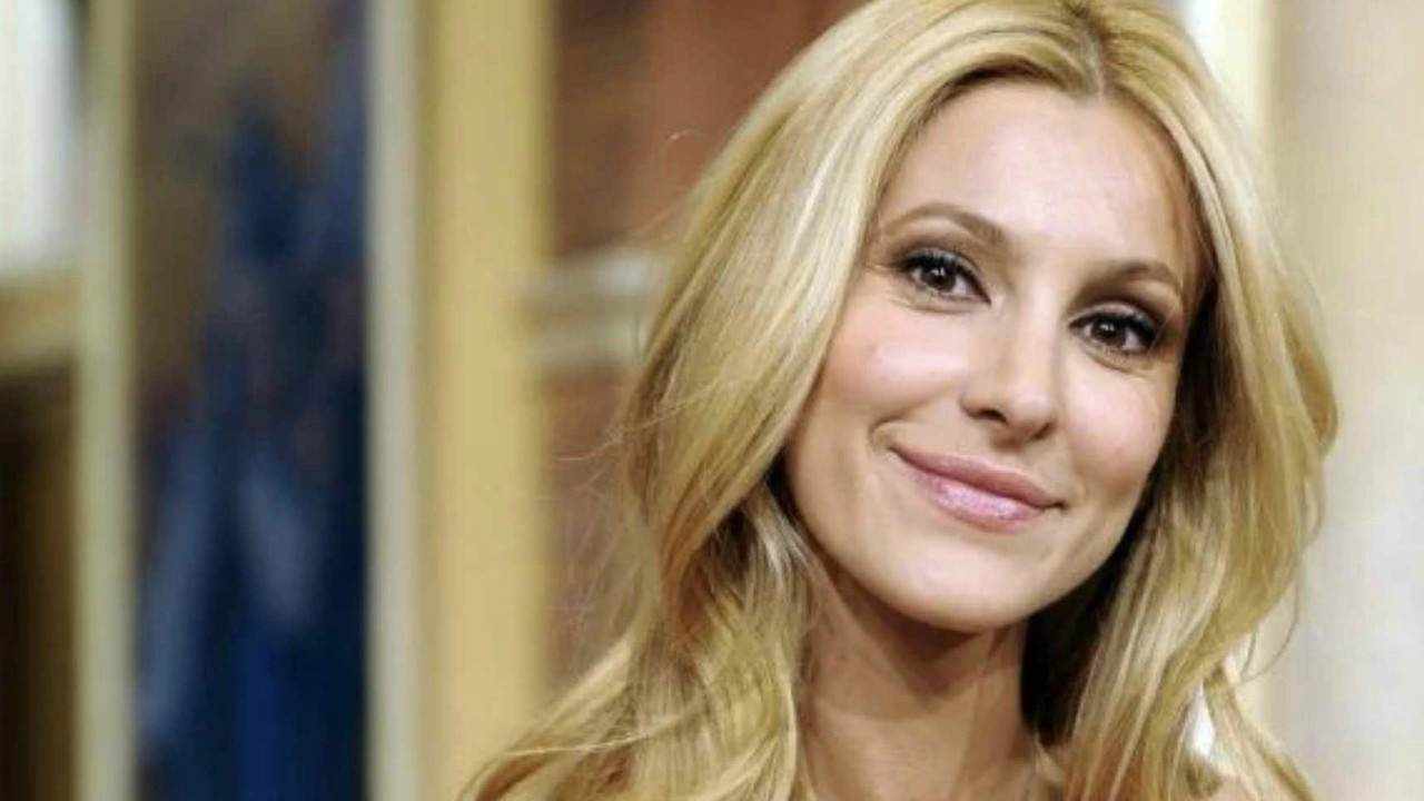 Grande Fratello Vip, Adriana Volpe accusa la Rai: “Sul lavoro non ti aiutano a essere madre, o a diventarlo”