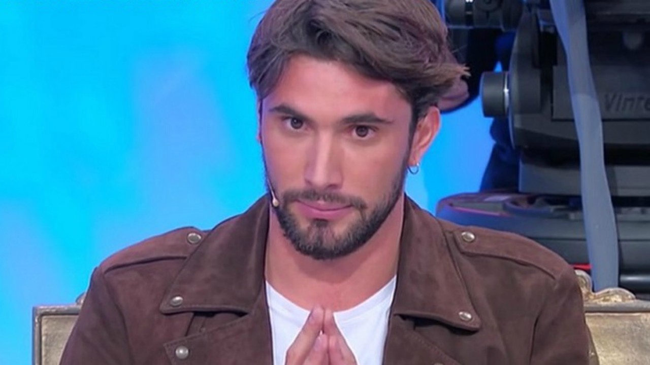 Uomini e Donne, Carlo Pietropoli contro Lorenzo Riccardi: "Mi ha offeso, lui cerca applausi facili"