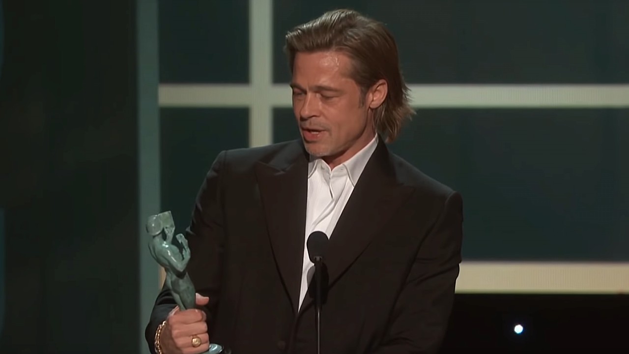Brad Pitt vince il SAG Award e ringrazia il feticismo dei piedi di Quentin Tarantino