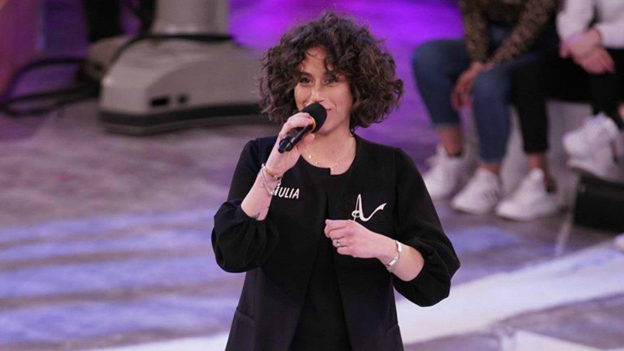 Amici 19, Giulia Molino corteggiatrice di Uomini e Donne prima del talent show: ecco il video
