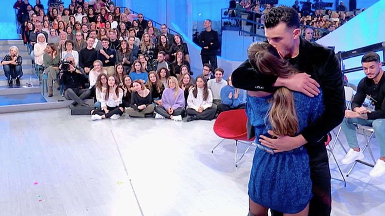 Uomini e Donne, intervista a Veronica Burchielli e Alessandro Zarino: "Stiamo pensando di andare a convivere"
