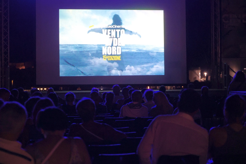 A Lampedusa soffia Il Vento del Nord e il cinema torna in piazza