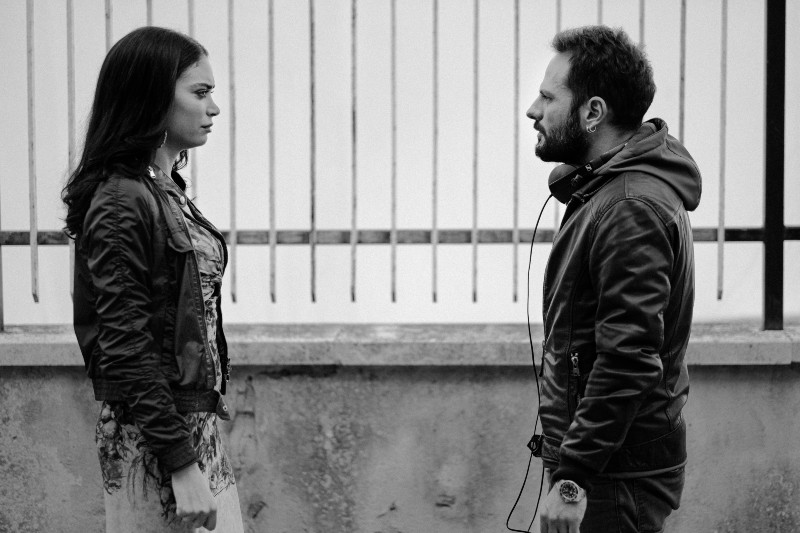 Elodie nella clip di Ti mangio il cuore, nuove immagini del suo esordio al cinema Elodie nella clip di Ti mangio il cuore, nuove immagini del suo esordio al cinema