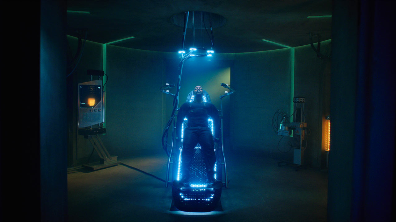 Altered Carbon 2: Il primo teaser trailer rivela il nuovo Kovacs