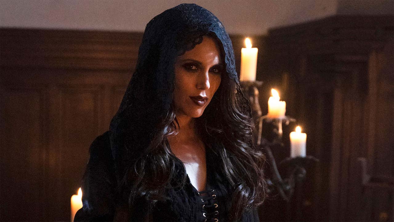 Kayla Ewell assetata di sangue in Batwoman