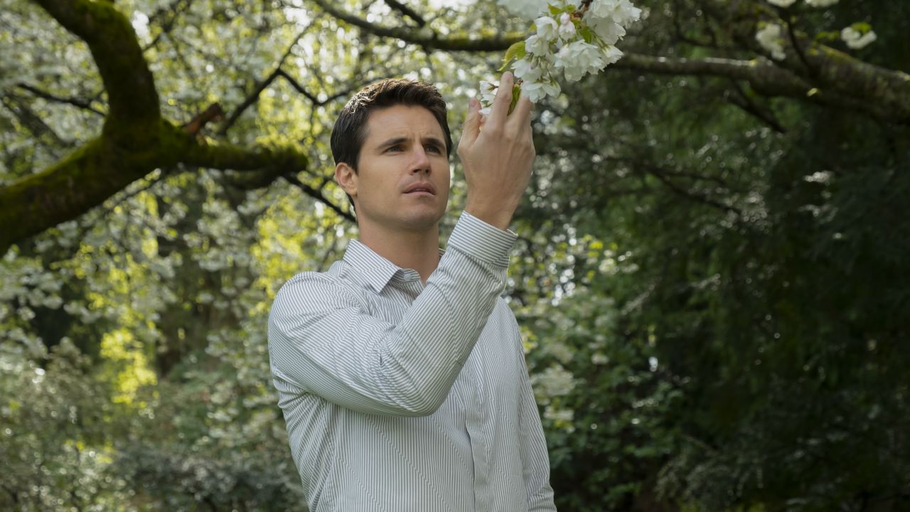 Upload: su Amazon Prime Video l'avveniristica e sorprendente comedy sci-fi con Robbie Amell