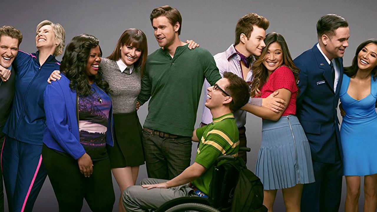 Glee: Ryan Murphy pensa a un remake e i fan sognano un cast stellare