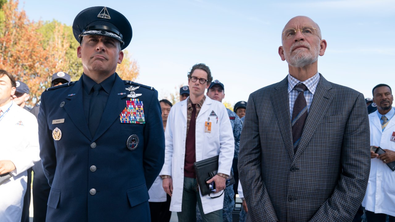 Space Force: Recensione della serie Netflix con Steve Carell e John Malkovich