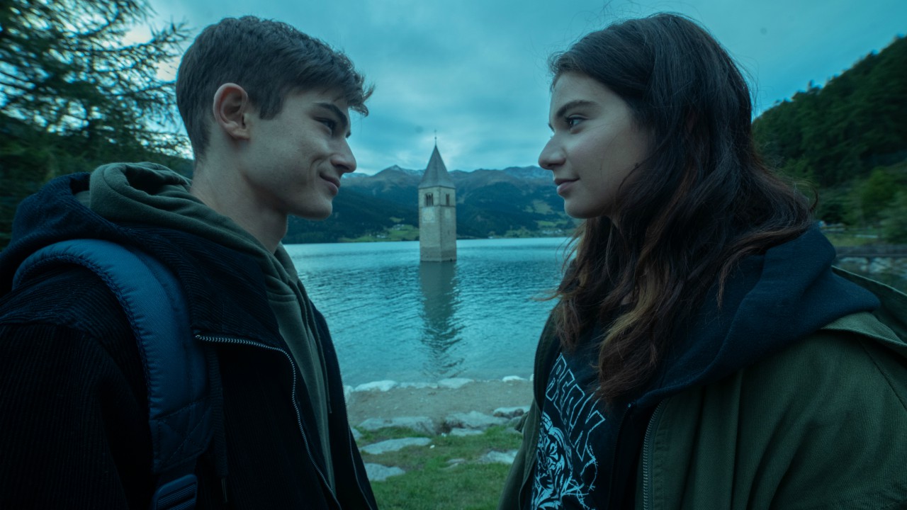 Curon: La nuova serie soprannaturale italiana di Netflix disponibile da oggi
