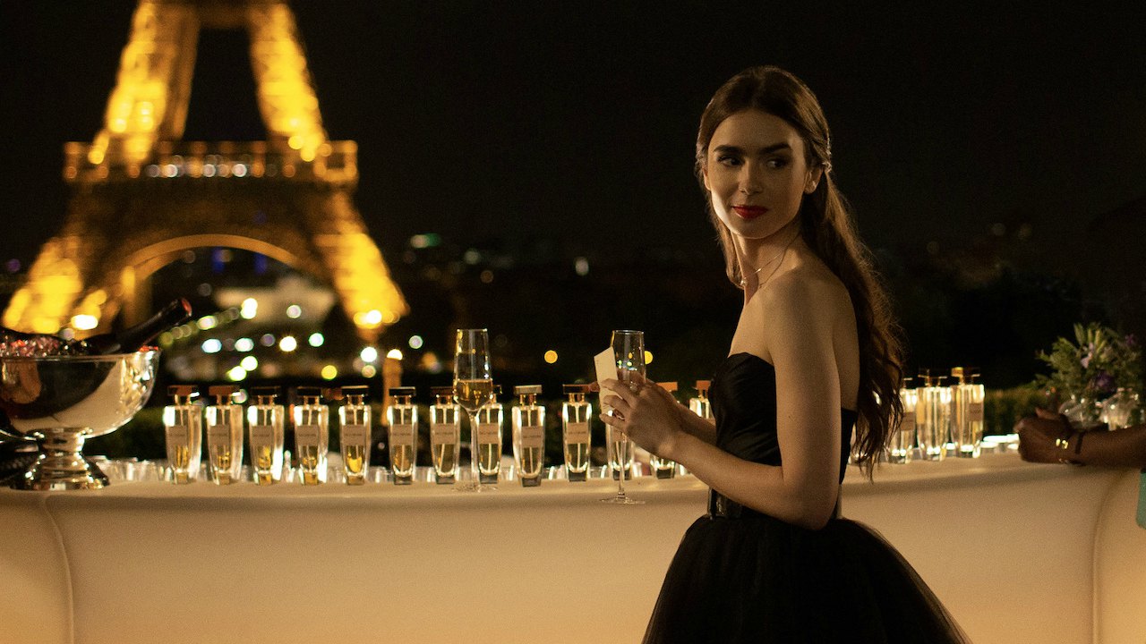 Emily in Paris: Netflix si prende la serie di Darren Star con Lily Collins