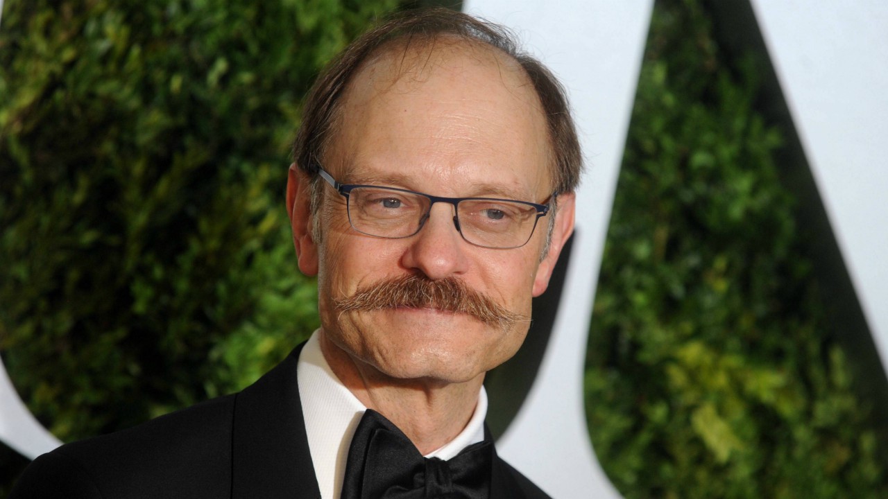 Julia: David Hyde Pierce rimpiazza Tom Hollander nel pilota della serie di HBO Max