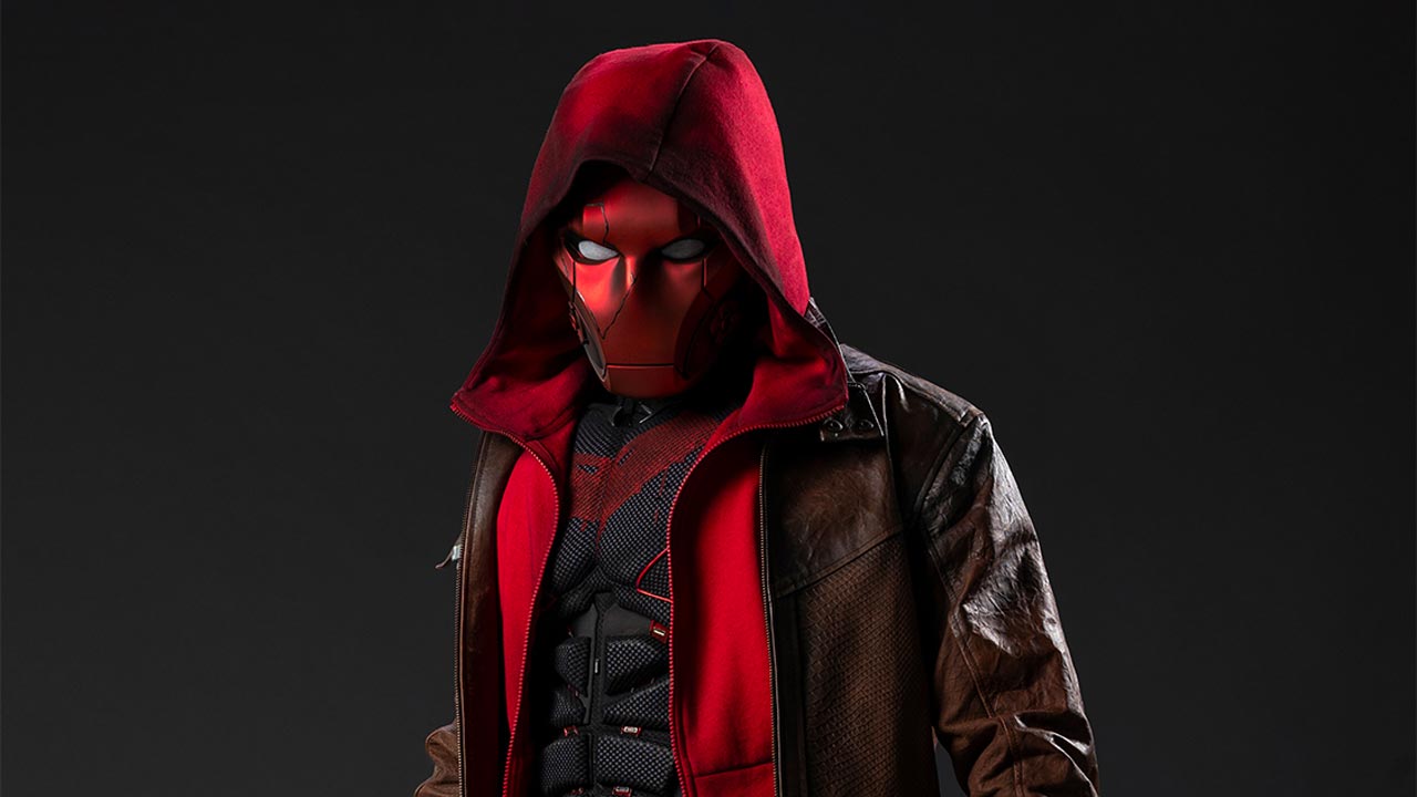 Titans: Le prime foto di Red Hood nella stagione 3