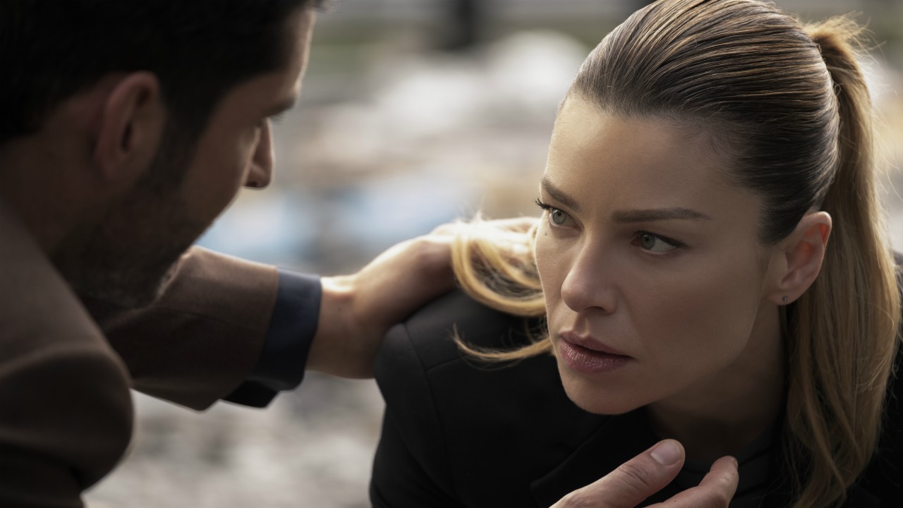 Lucifer 5 ringrazia i fan (e Chloe Decker) con una scena inedita dei nuovi episodi