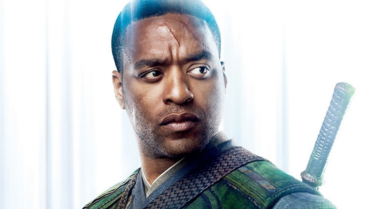 Chiwetel Ejiofor protagonista dell'adattamento tv di L'uomo che cadde sulla Terra