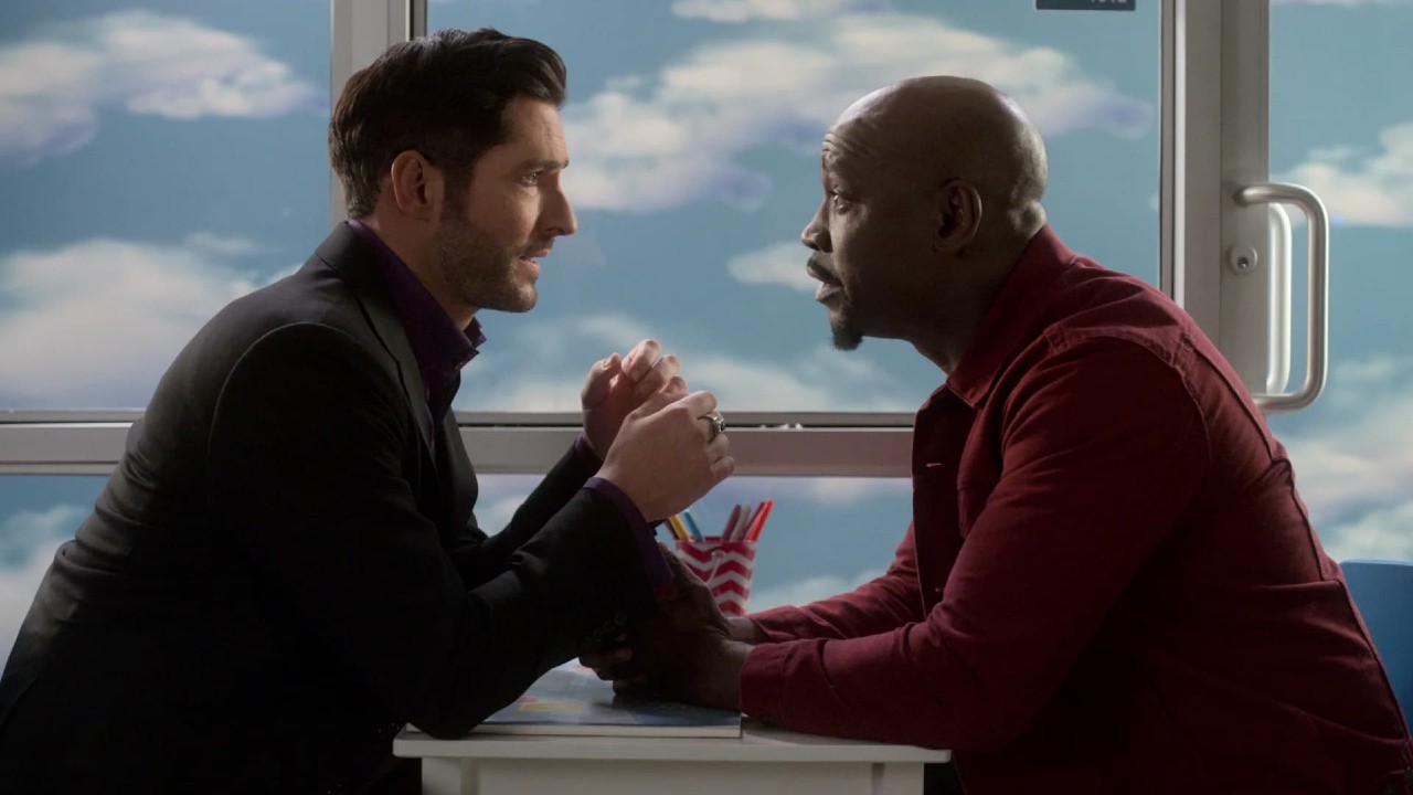 Lucifer 5B: D.B. Woodside smonta una famosa teoria dei fan, in attesa dei nuovi episodi