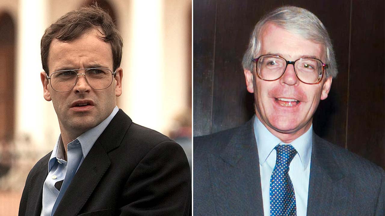 The Crown: Jonny Lee Miller sarà il Primo Ministro John Major nella stagione 5