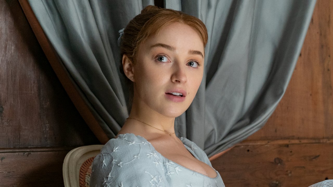 Phoebe Dynevor in Exciting Times, nuova potenziale serie di Prime Video:  lascia Bridgerton?