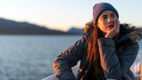 Maid: Margaret Qualley madre single e resiliente nel primo trailer del dramedy di Netflix