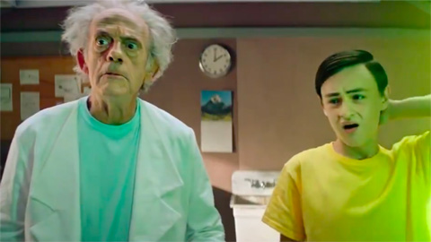 Rick and Morty: Christopher Lloyd diventa nonno Rick in una sequenza live-action