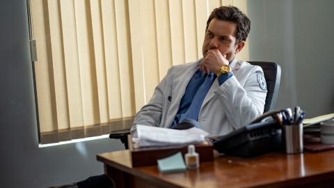 Dr. Death: Una clip in esclusiva della miniserie con Joshua Jackson in arrivo su STARZPLAY
