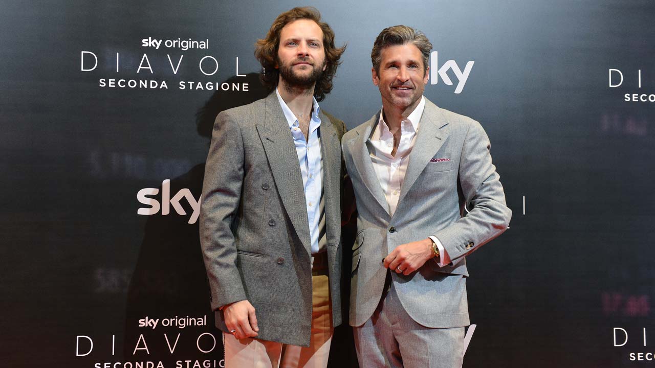 Diavoli, la stagione 2 da oggi su Sky e NOW: La nostra videointervista ad Alessandro Borghi e Patrick Dempsey