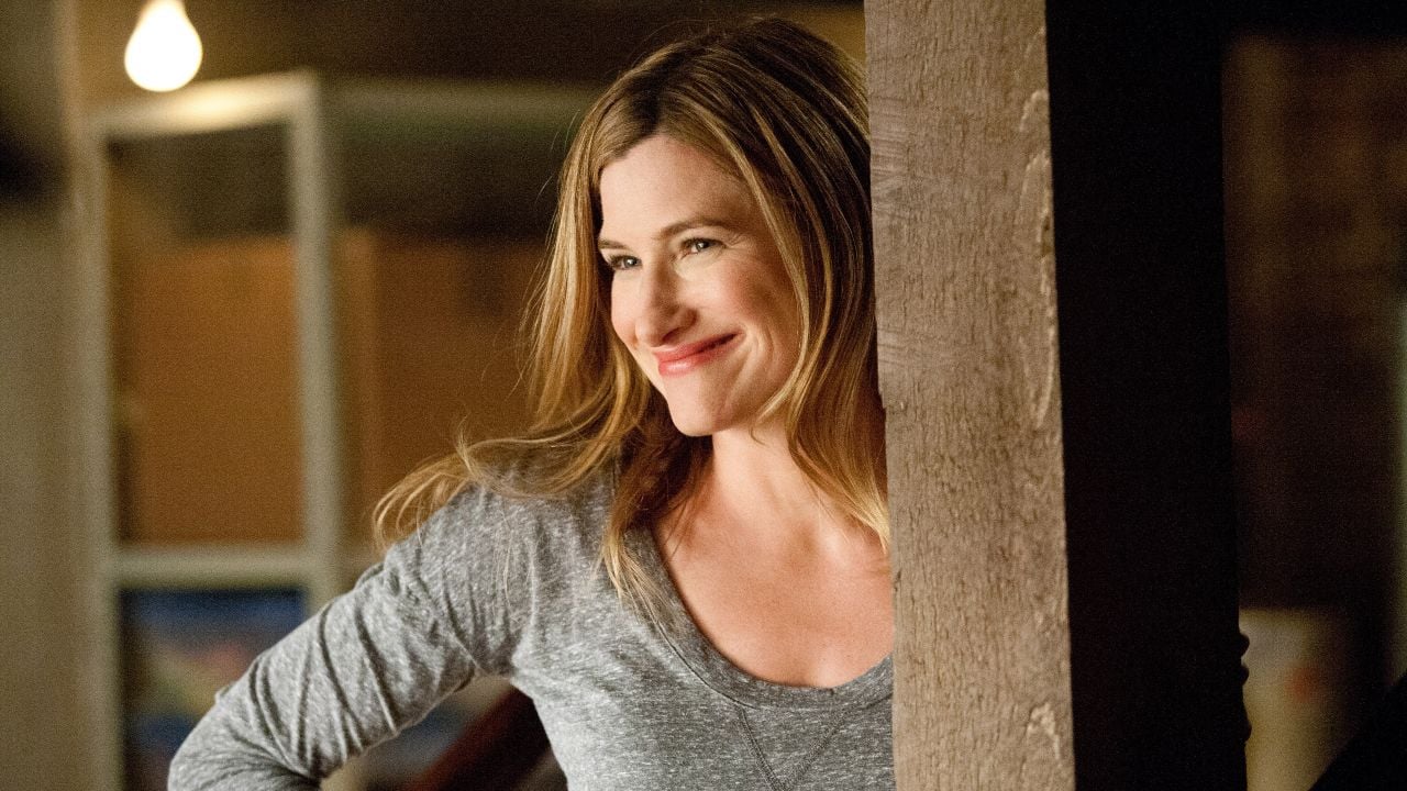 Tiny Beautiful Things: Kathryn Hahn protagonista della serie basata sul  romanzo di Cheryl Strayed