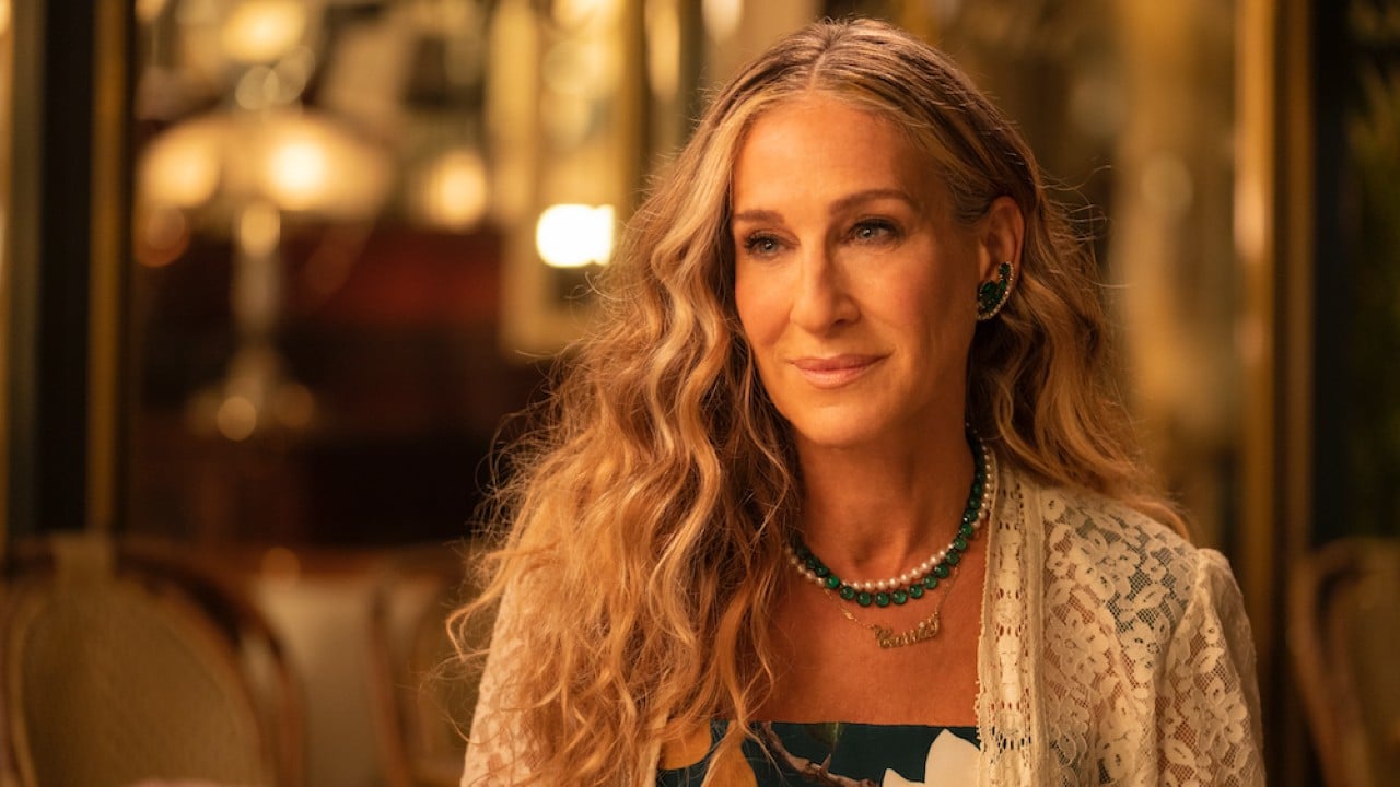 And Just Like That... 2: Terminate le riprese, Sarah Jessica Parker  festeggia con un bacio