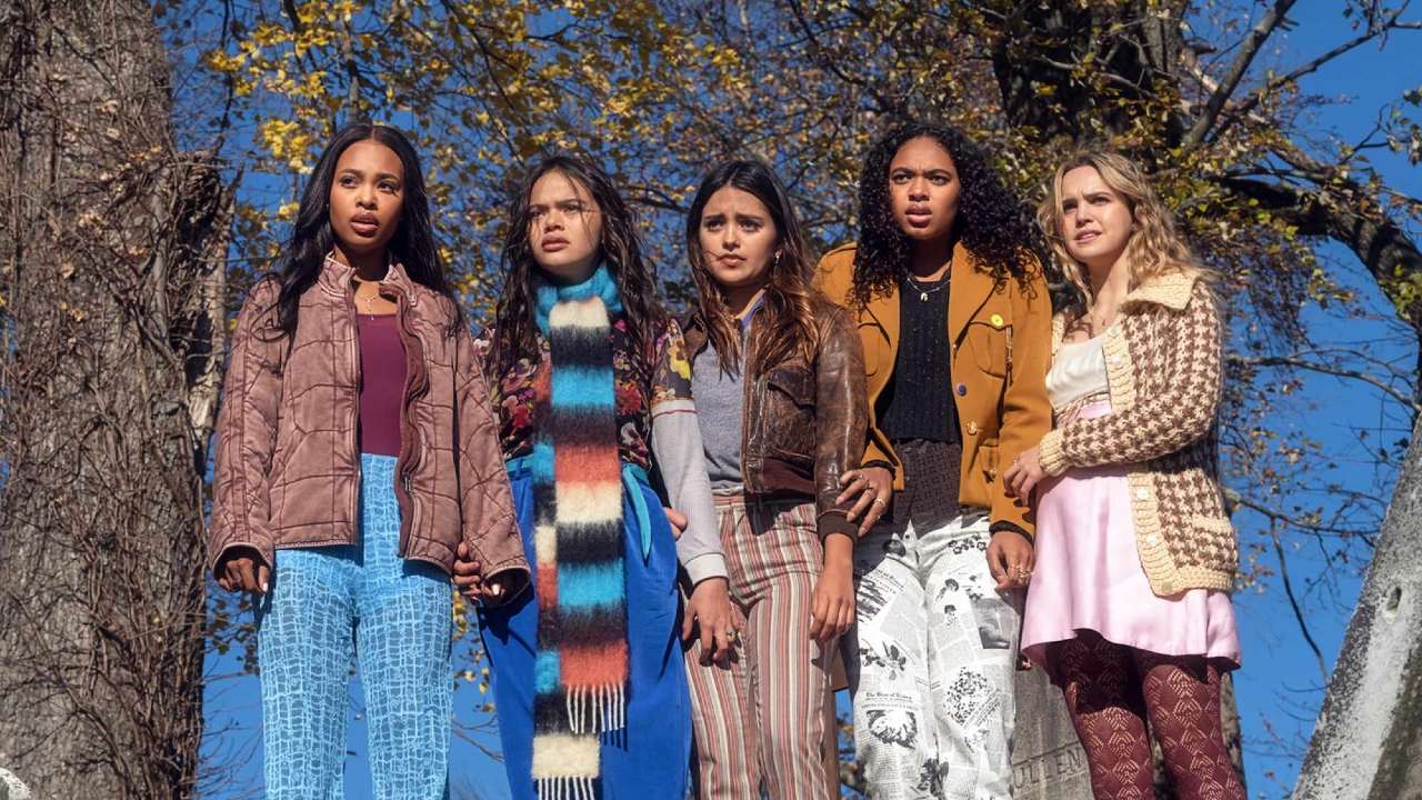 Pretty Little Liars: Nel reboot arriva la prima attrice dalla serie originale, ecco le foto dal set