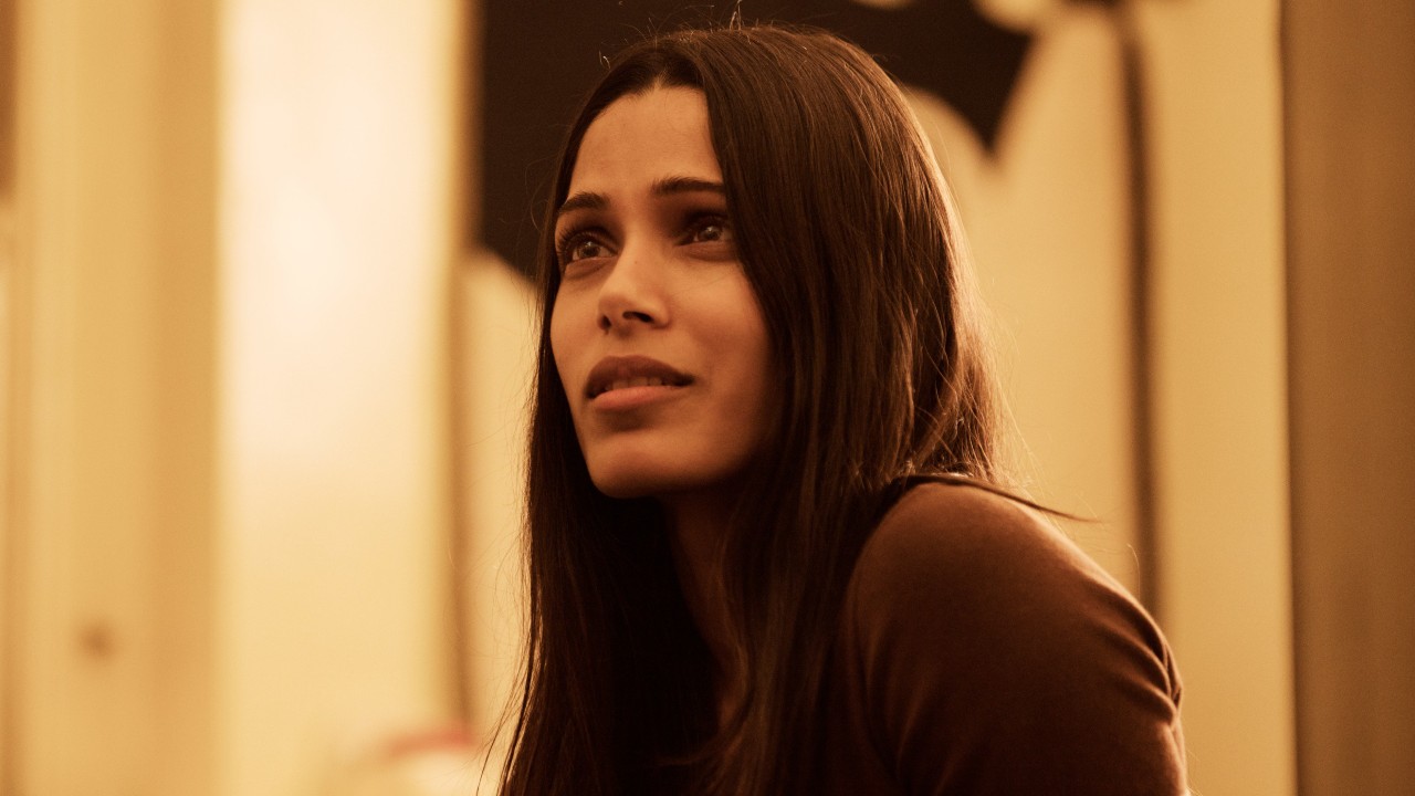 Surface: La serie di Apple TV+ arruola Freida Pinto nella seconda stagione