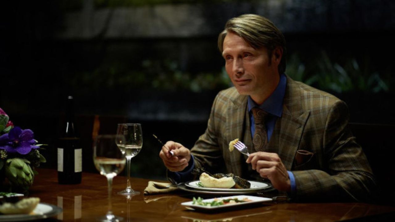 Mads Mikkelsen spera ancora nel ritorno di Hannibal: "Il tempo sta per scadere"
