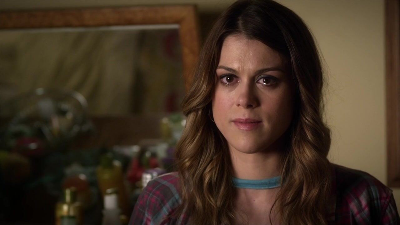 Pretty Little Liars: Lindsey Shaw confessa di essere stata licenziata dalla serie perché abusava di droga