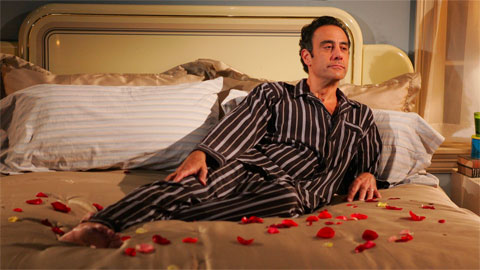 Brad Garrett nella stagione 2 di Non sono ancora morta, Anthony Anderson condurrà gli Emmy 2023 e altre news in breve