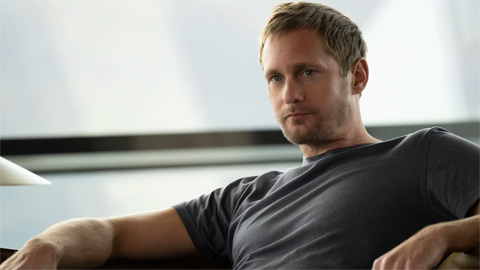 Alexander Skarsgård su Apple TV+ con Murderbot, serie sci-fi basata su I diari della macchina assassina