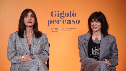 Gigolò per caso: Video intervista a Ambra Angiolini e Asia Argento, coppia esplosiva nella serie di Prime Video