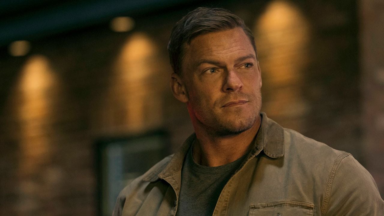 Alan Ritchson ha vissuto un momento alla Reacher nella vita reale impedendo  una rapina