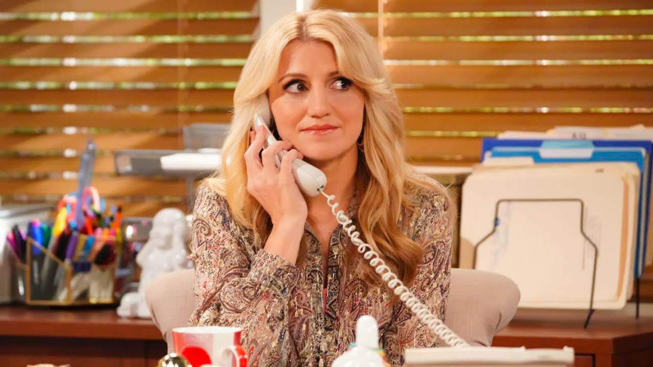 Annaleigh Ashford protagonista del crime drama di Paramount+ Happy Face