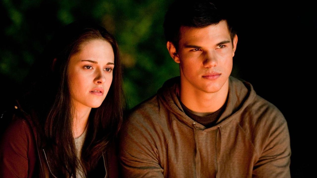 Twilight: Taylor Lautner dispensa consigli al cast della serie tv in arrivo
