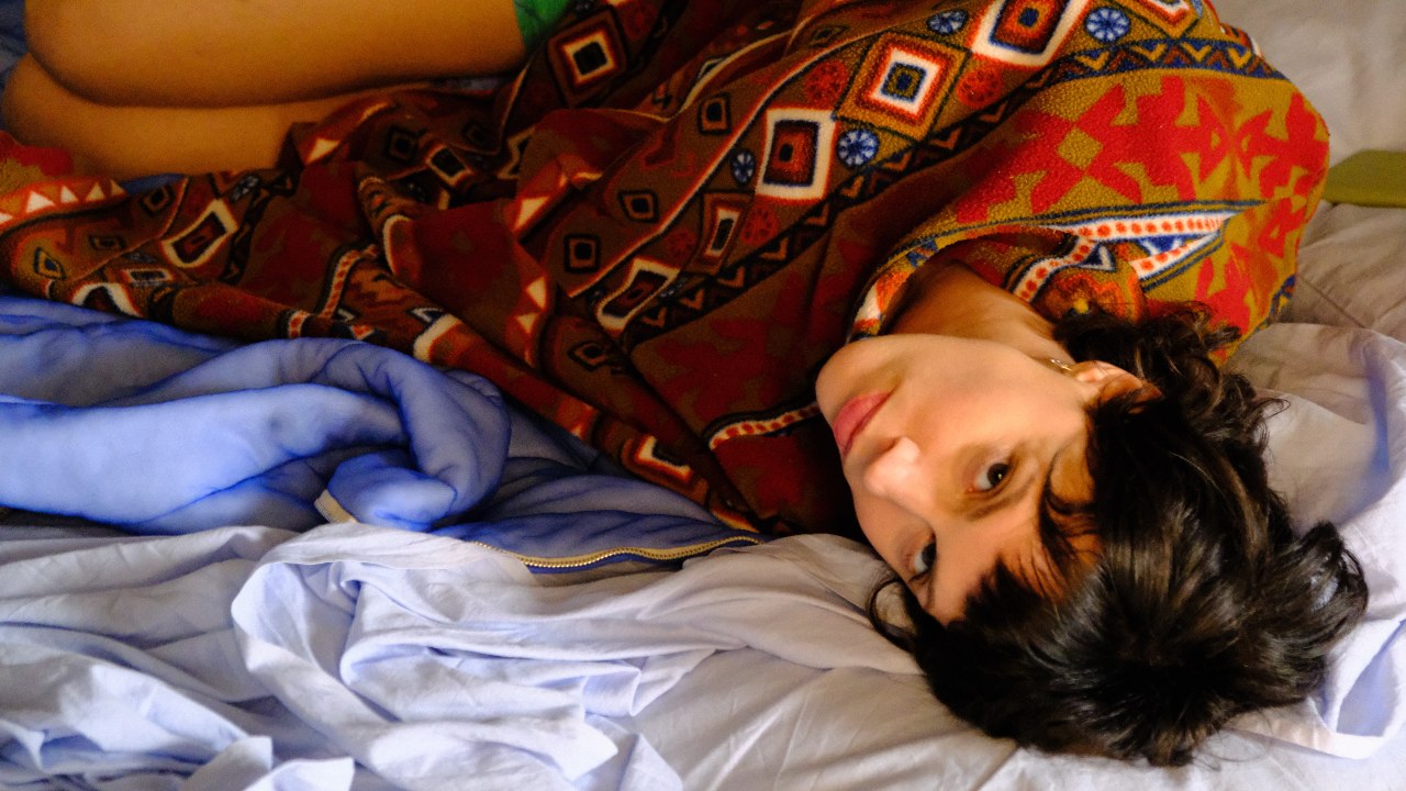 Antonia, l'endometriosi e una gallina: Chiara Martegiani e il cast ci raccontano il dramedy di Prime Video