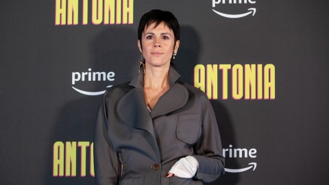 Antonia, un dramedy per sentirsi meno sole: La nostra video intervista a Chiara Martegiani