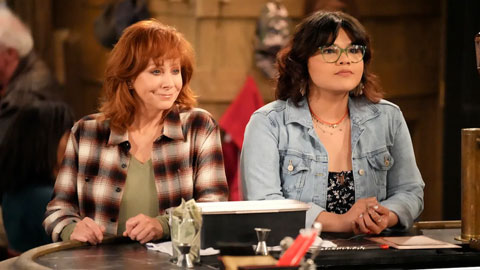 Happy's Place: NBC ordina la sitcom che riunisce Reba McEntire e Melissa Peterman 17 anni dopo Reba