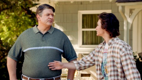 Young Sheldon, sul set dello spin-off fa capolino anche Lance Barber alias George Senior: La foto della reunion