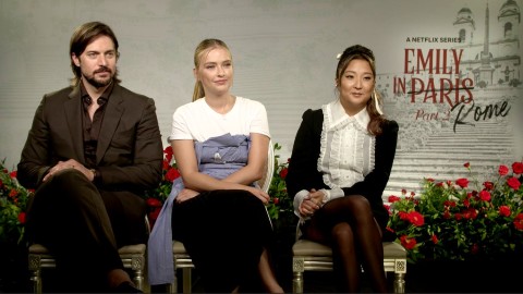 Emily in Paris 4 e i triangoli amorosi: La nostra intervista a Ashley Park, Lucas Bravo e Camille Razat