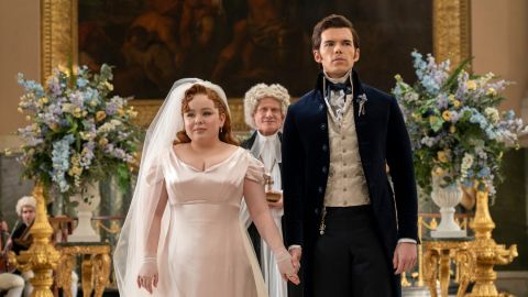 Bridgerton 4: Nicola Coughlan rivela come sta andando il matrimonio tra Penelope e Colin