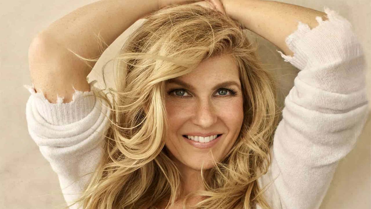 Connie Britton nel pilota di Phony, quarta stagione per La leggenda di Vox Machina e altre news in breve