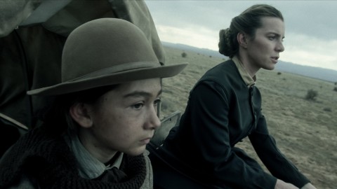 American Primeval: Il trailer ufficiale italiano della serie western con Taylor Kitsch e Betty Gilpin