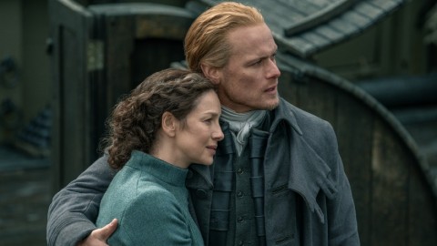 Outlander 7: I nuovi episodi, da oggi su Sky e NOW, mettono ancora alla prova l'amore di Claire e Jamie