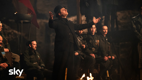 La provocazione di M - Il figlio del secolo: Un promo a reti e radio unificate per il lancio della nuova serie tv