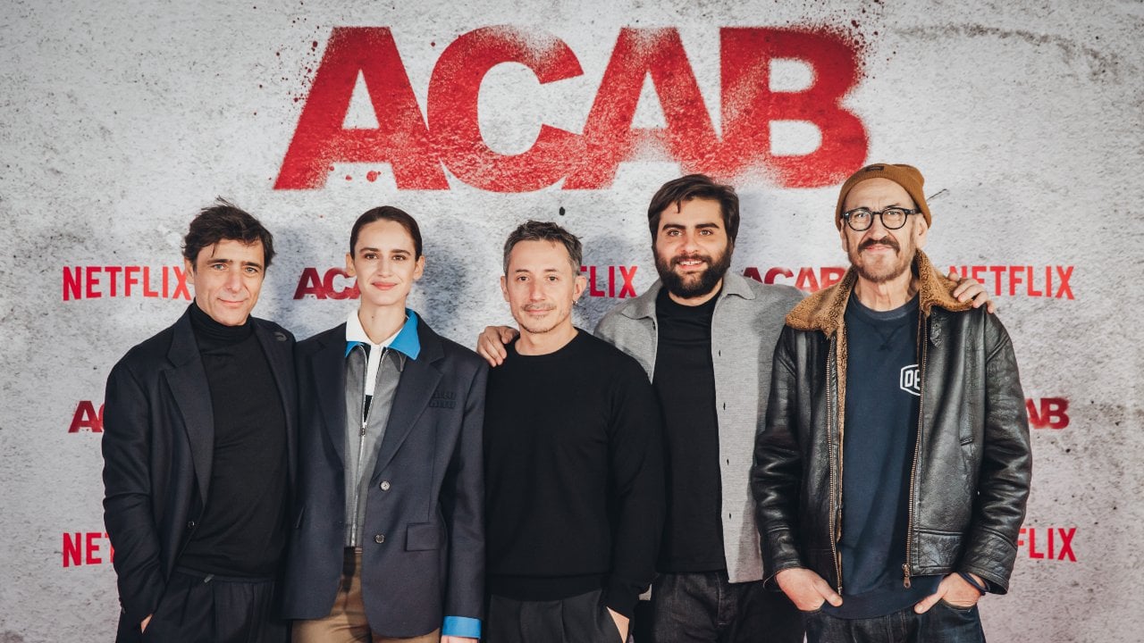 ACAB: 13 anni dopo il film, presentata la nuova serie Netflix che punta tutto sui conflitti dei personaggi