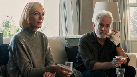 The Diplomat: Le prime foto della stagione 3 mostrano la reunion tra le star di West Wing Allison Janney e Bradley Whitford